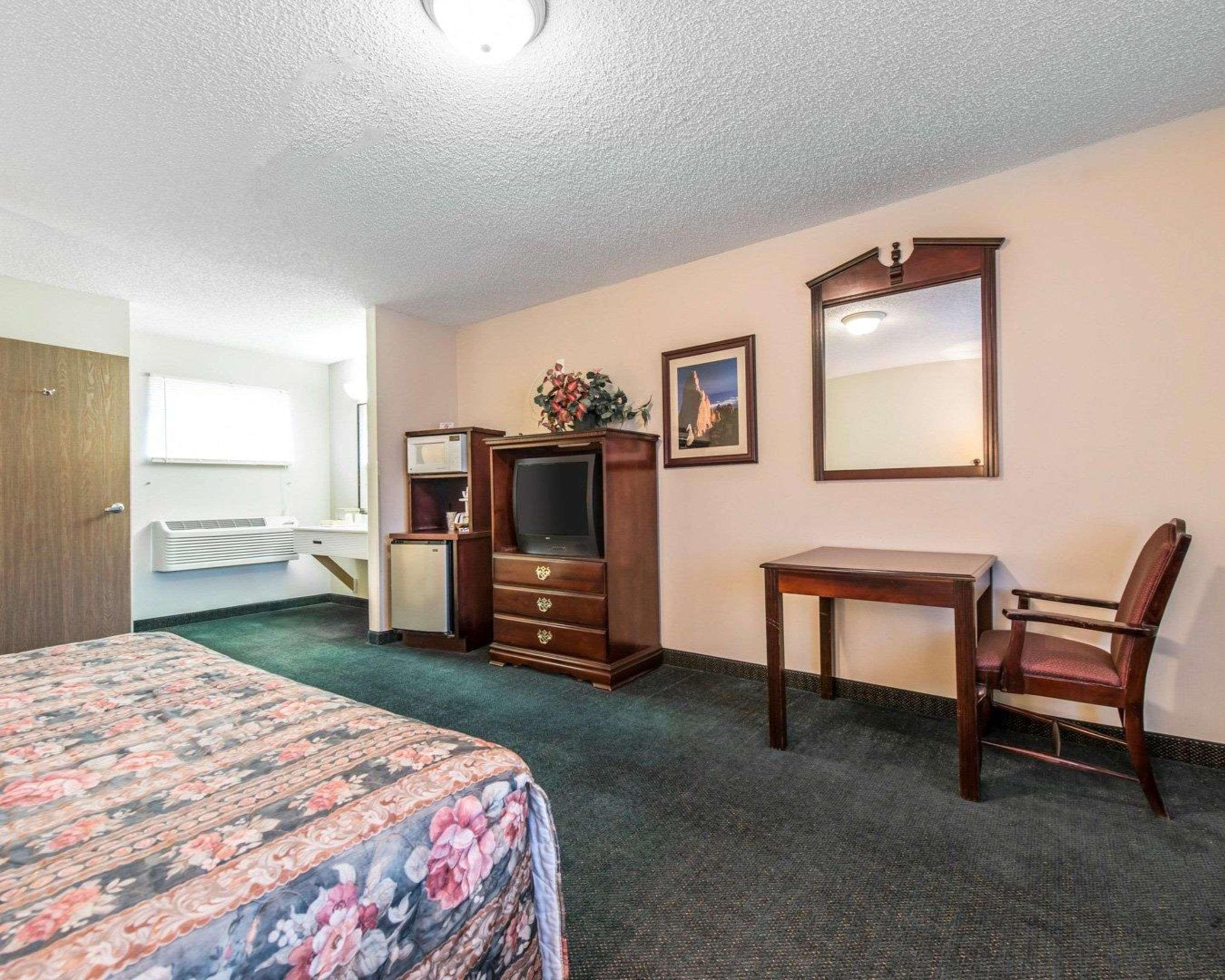 Quality Inn & Suites Manitou Springs At Pikes Peak Exterior foto