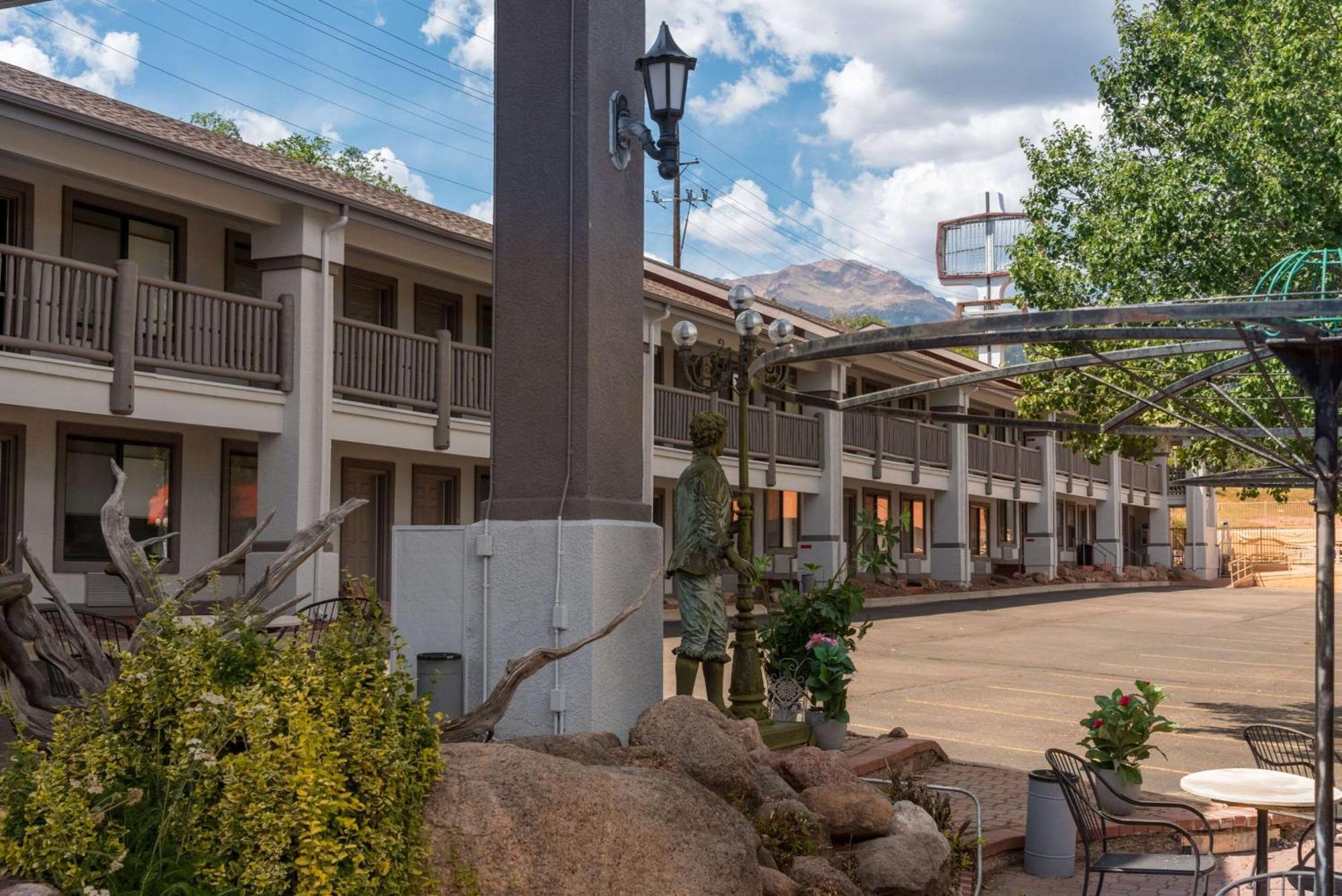 Quality Inn & Suites Manitou Springs At Pikes Peak Exterior foto